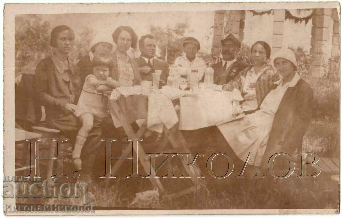 ΠΑΛΙΑ ΦΩΤΟΓΡΑΦΙΑ ΟΙΚΟΓΕΝΕΙΑΚΗ ΔΙΑΚΟΠΤΙΚΟ ΤΡΑΠΕΖΙ ΕΞΩΤΕΡΙΚΟΥ ΧΩΡΟΥ G091