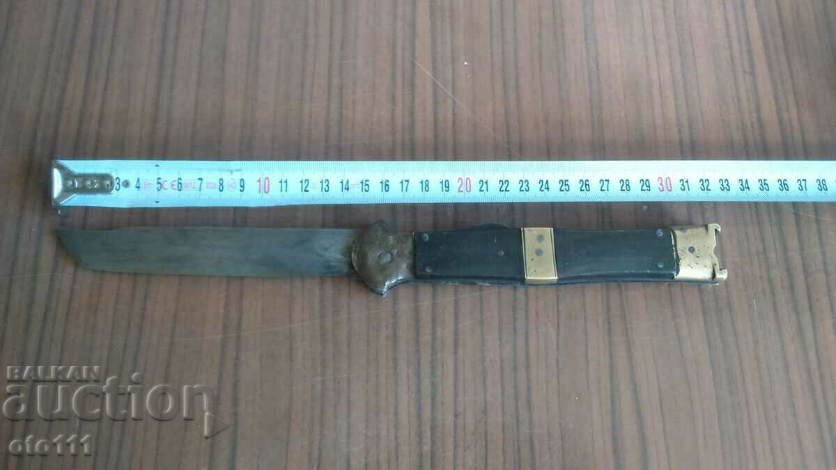 OLD LARGE FOLDING HUNTING KNIFE - PAINTED BUFFALO HORN with price 150.00 BGN | € 76.69 OLD LARGE FOLDING HUNTING KNIFE - PAINTED BUFFALO HORN with price 150.00 BGN | € 76.69