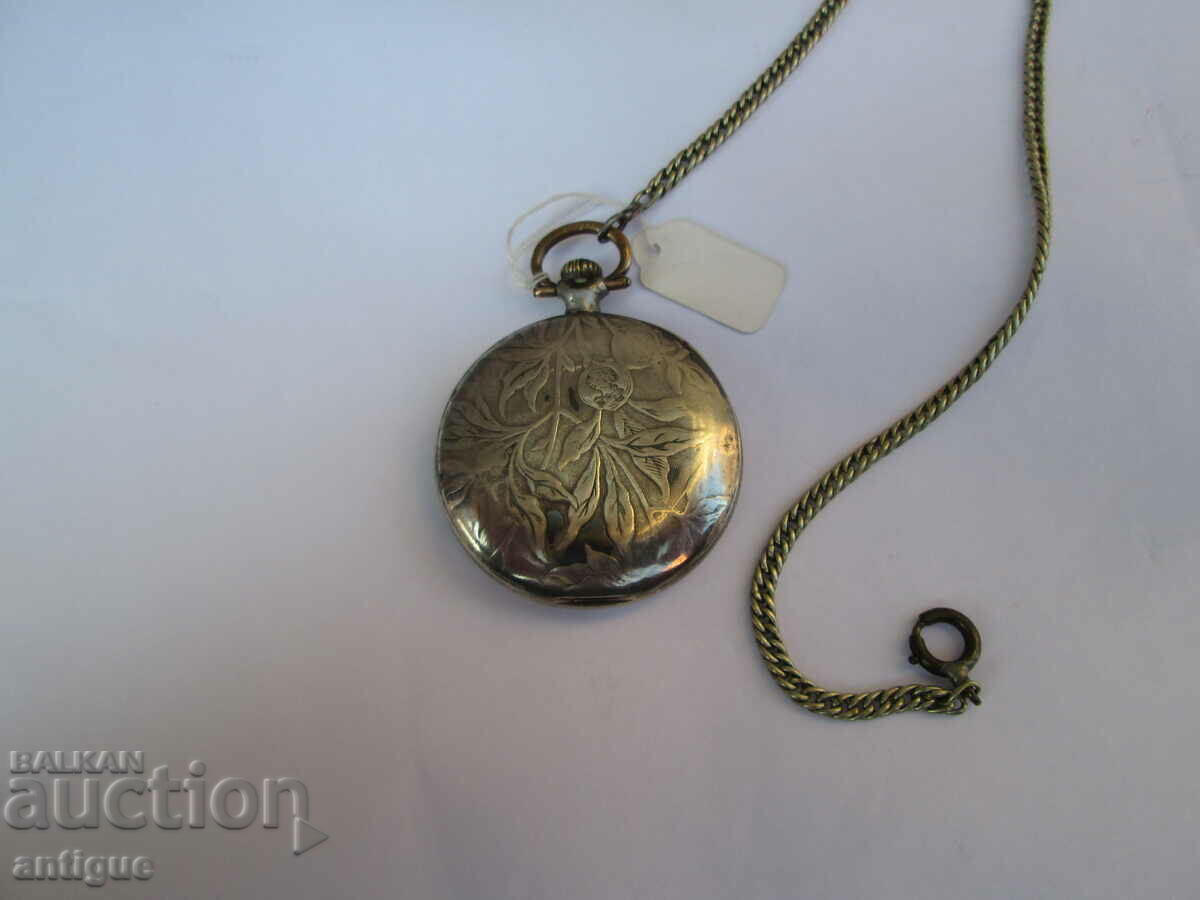 Ceas de buzunar OMEGA ARGINTIU TRIPLU COPERT cu preț 1000.00 BGN | € 511.29