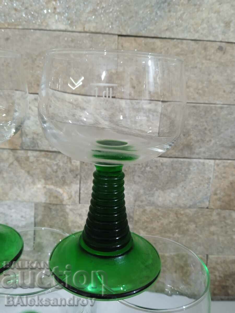 Παράδοση Πολλές πέντε όμορφες πράσινες καρέκλες φλιτζάνι Παράδοση Πολλές πέντε όμορφες πράσινες καρέκλες φλιτζάνι