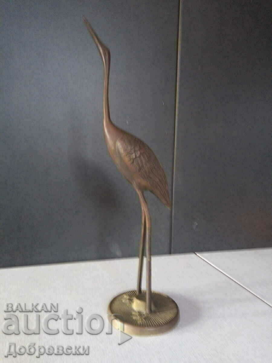 Птица- бронзова фигура