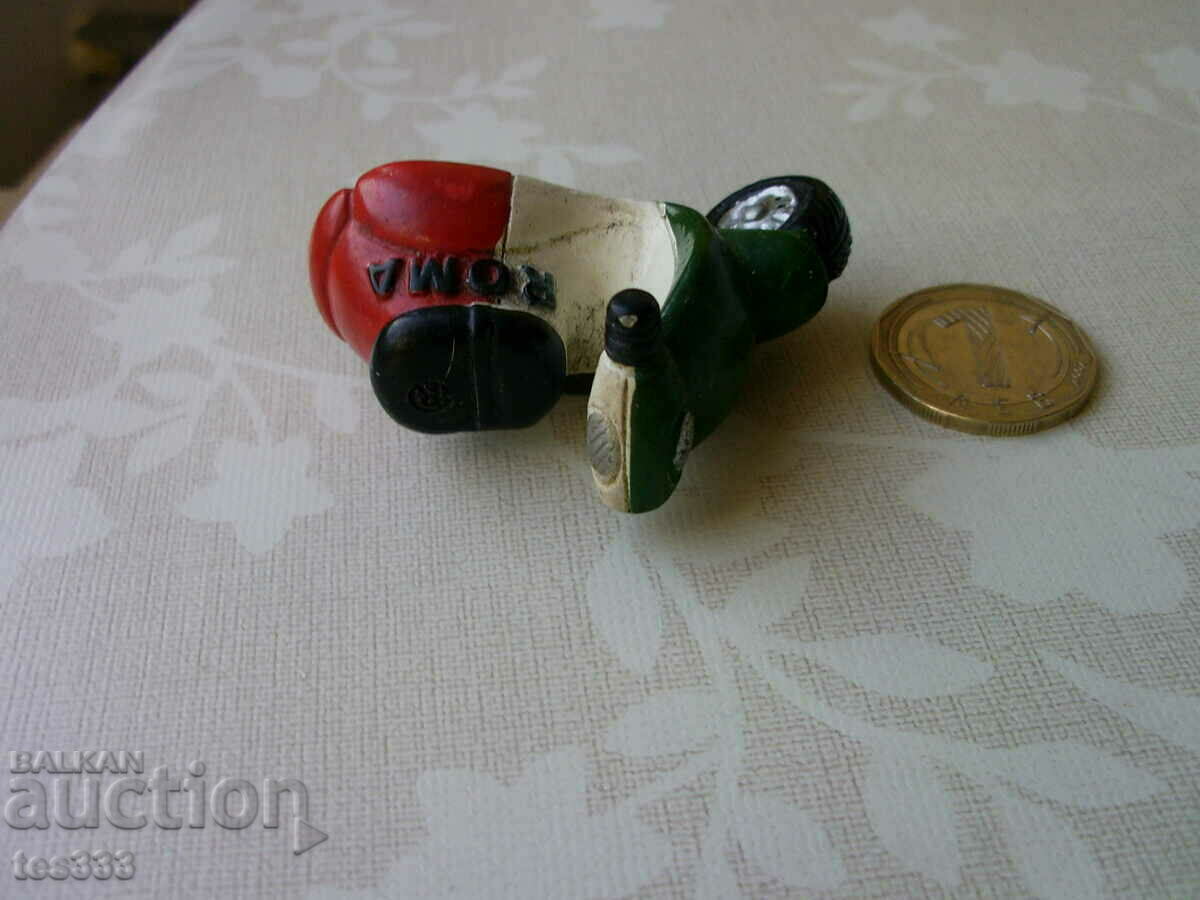 Livrarea Magnet de frigider Roma Livrarea Magnet de frigider Roma