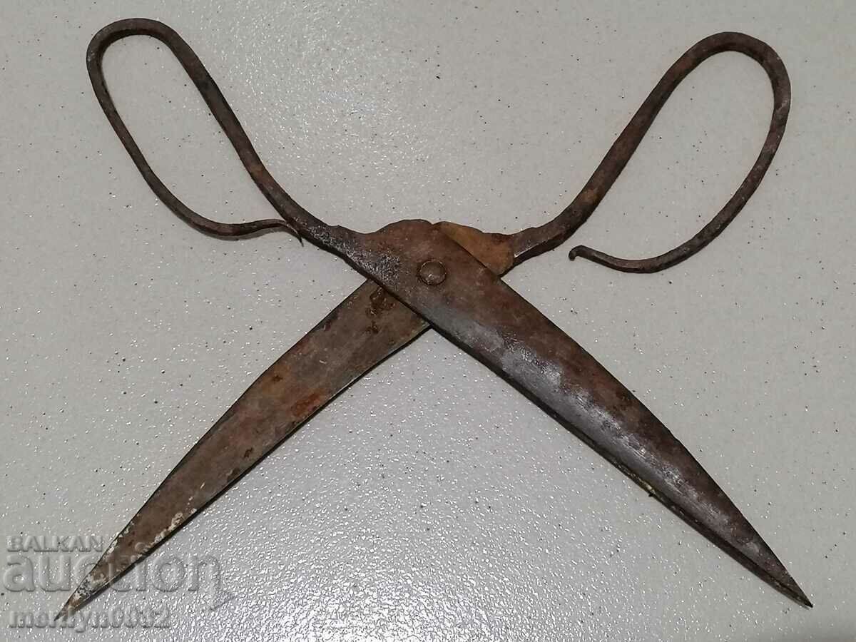 Auction  Old wrought iron scissors, knife, wrought iron scissors
