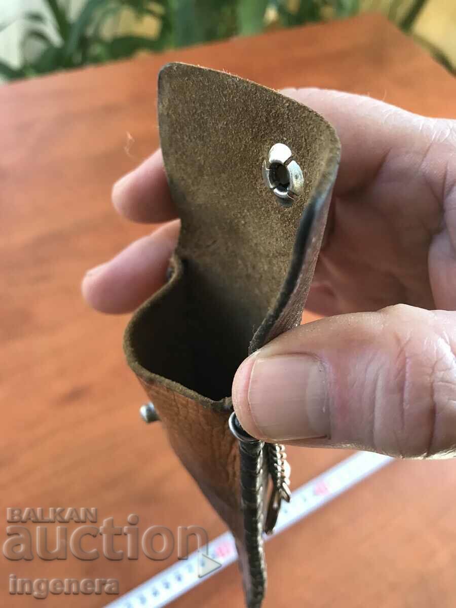Auction LEATHER KEY HOLDER Auction LEATHER KEY HOLDER