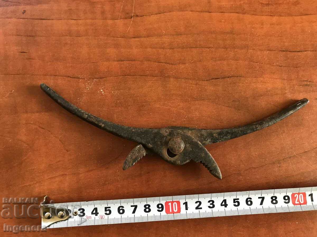 PLIERS OLD TOOL with price 4.00 BGN | € 2.05 PLIERS OLD TOOL with price 4.00 BGN | € 2.05
