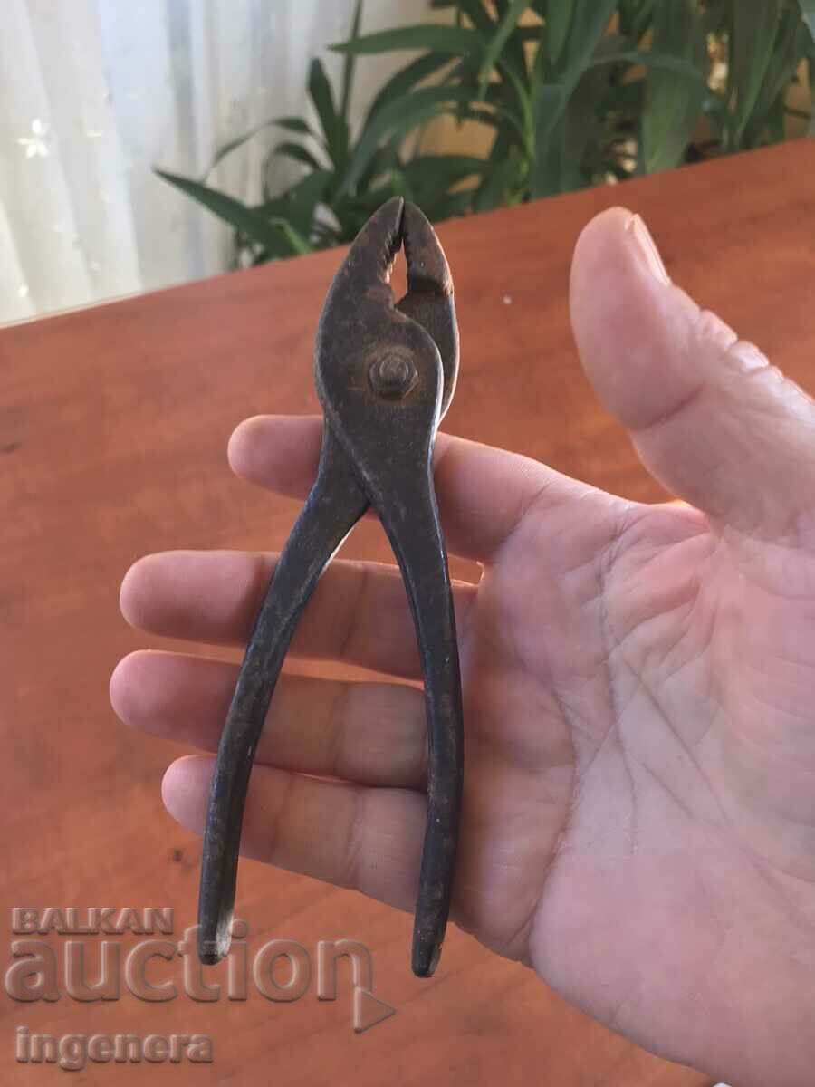 Delivery of PLIERS OLD TOOL Delivery of PLIERS OLD TOOL