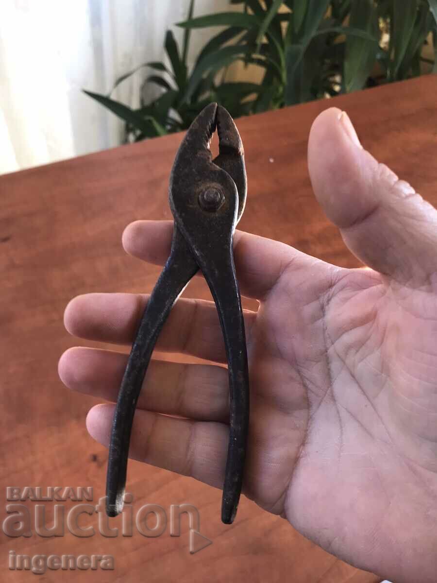 PLIERS OLD TOOL - 5 PLIERS OLD TOOL - 5