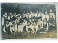 Παλιά φωτογραφία μαθητών με λαϊκές φορεσιές, 1929.