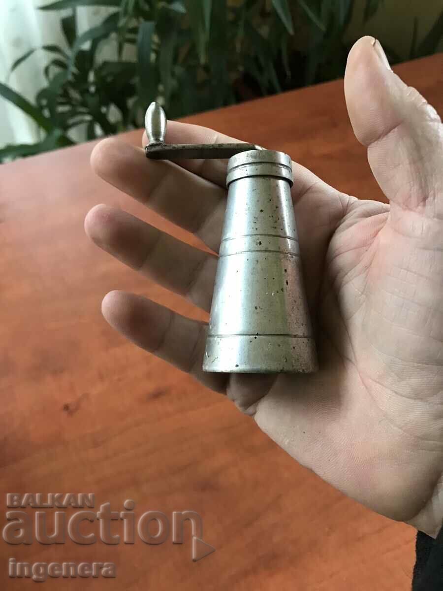 Auction MINI TOURIST CHERRY PEPPER GRINDER Auction MINI TOURIST CHERRY PEPPER GRINDER