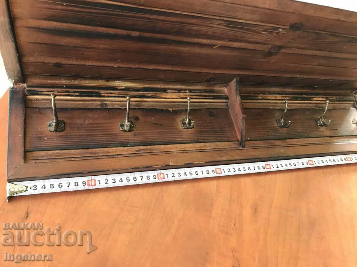 Umeraș Umeraș PERETE LEMN ANTICH CU RAFT cu preț 38.00 BGN | € 19.43 Umeraș Umeraș PERETE LEMN ANTICH CU RAFT cu preț 38.00 BGN | € 19.43