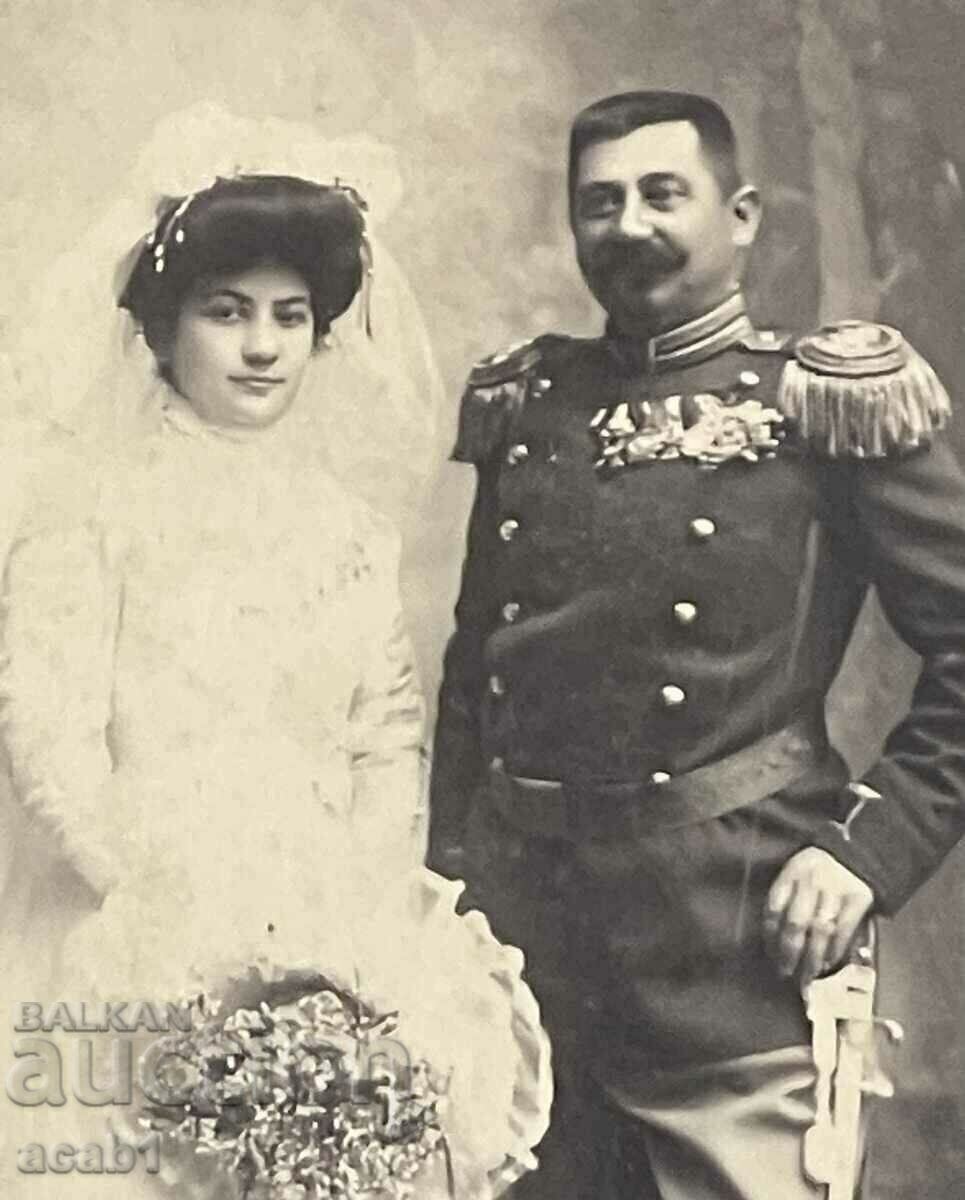 Auction Officer Balkan War Newlyweds Auction Officer Balkan War Newlyweds
