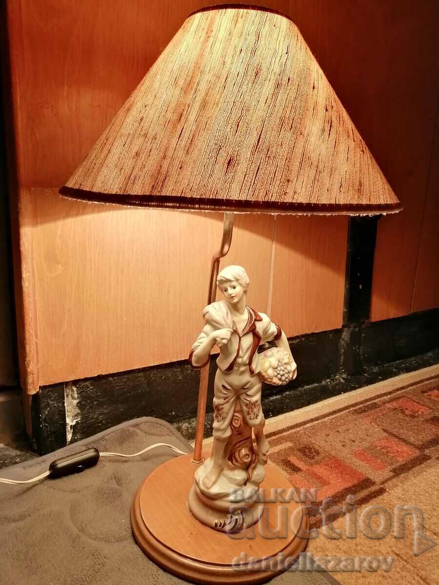 Veche lampă de masă franceză cu figurină din porțelan