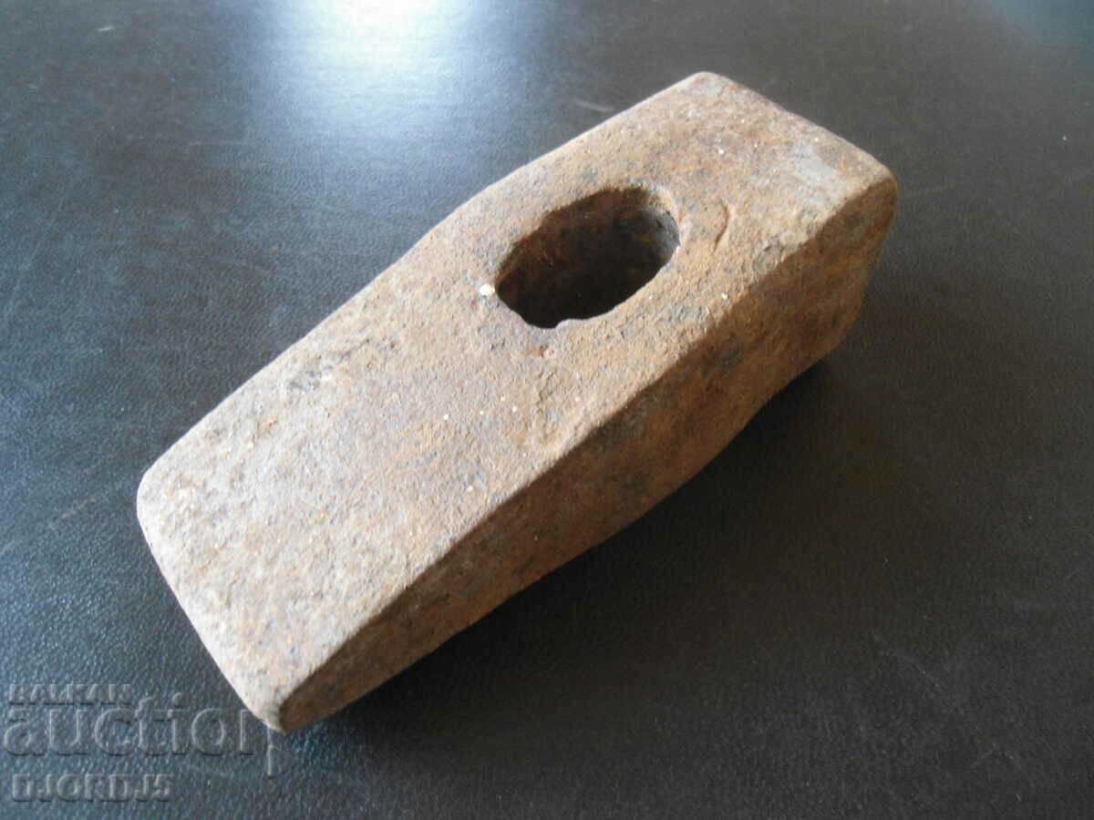 Auction  Old hammer, 1.150 kg