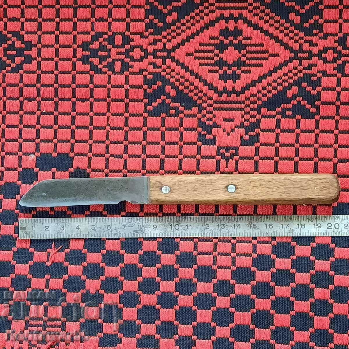 An old electrician's knife. An old electrician's knife.