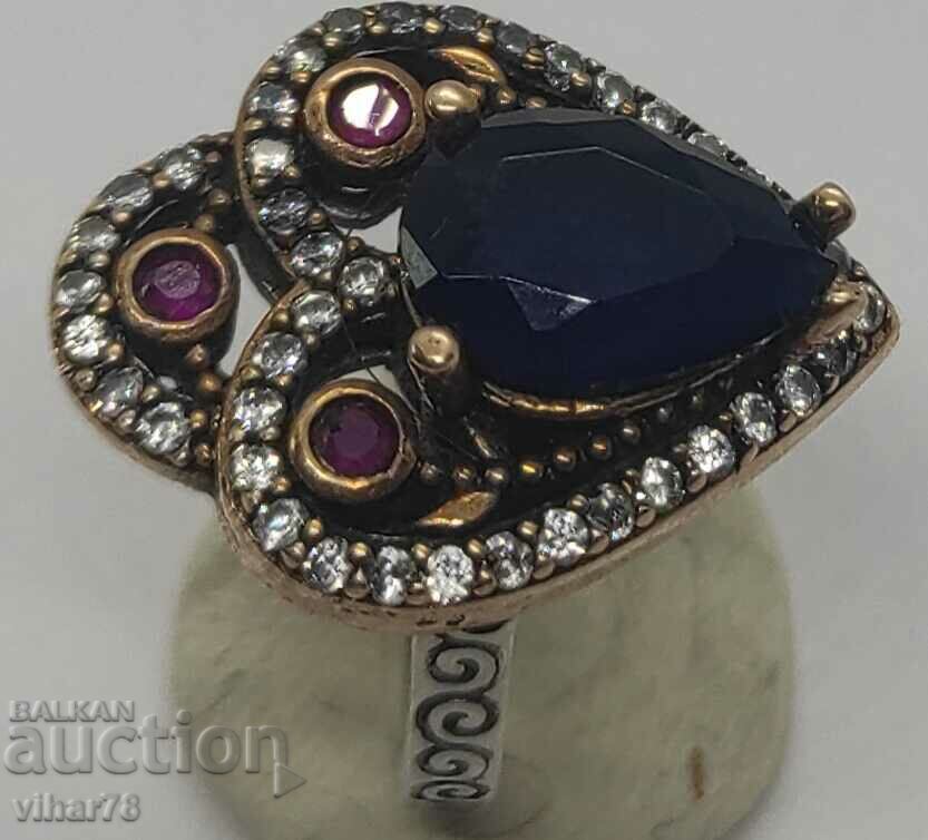 Доставка на Сребърен пръстен със сапфир и рубини Доставка на Сребърен пръстен със сапфир и рубини