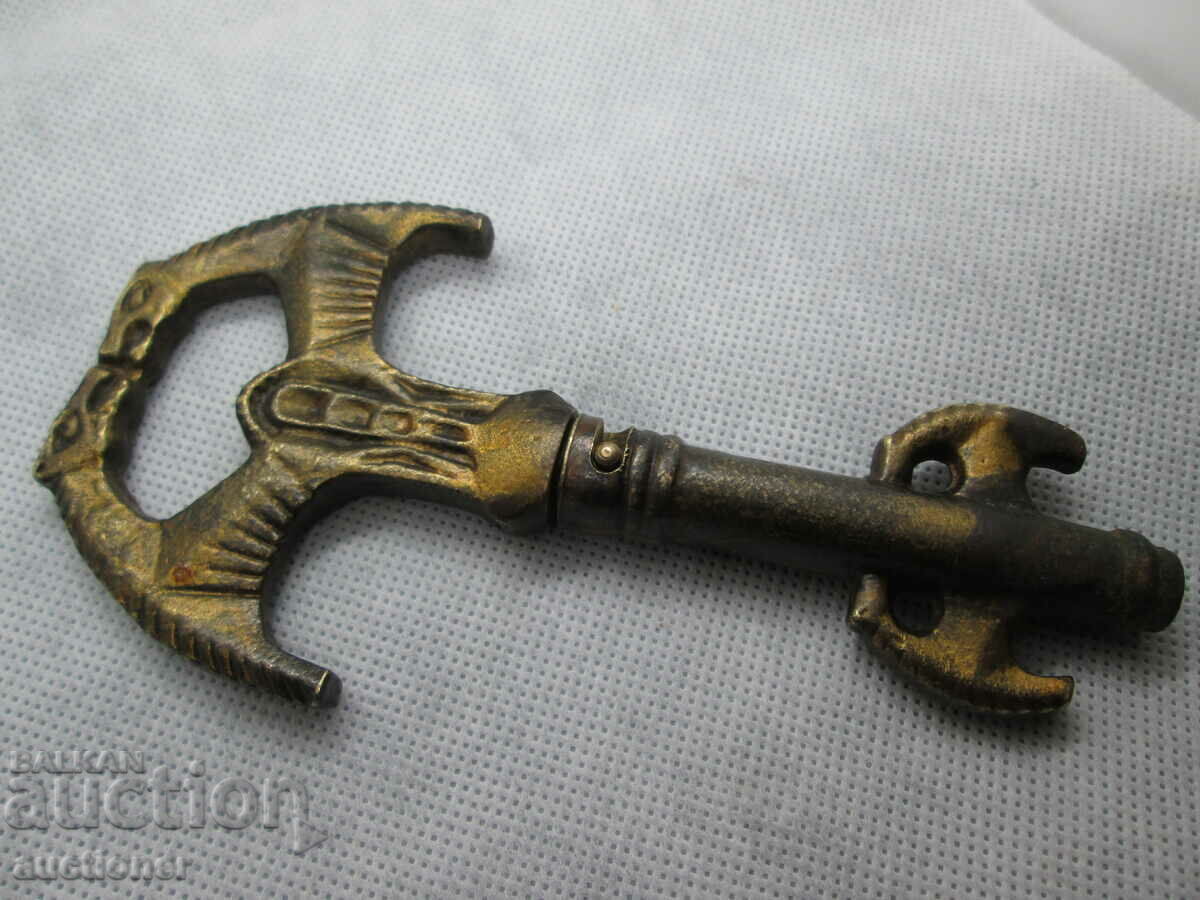 OLD CORKBUSH-ANCHOR - 7 OLD CORKBUSH-ANCHOR - 7