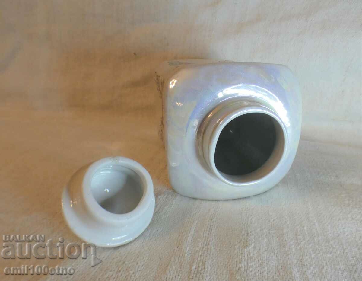 Delivery of A beautiful bottle of USSR porcelain Kirovobatsky porcelain factory Delivery of A beautiful bottle of USSR porcelain Kirovobatsky porcelain factory