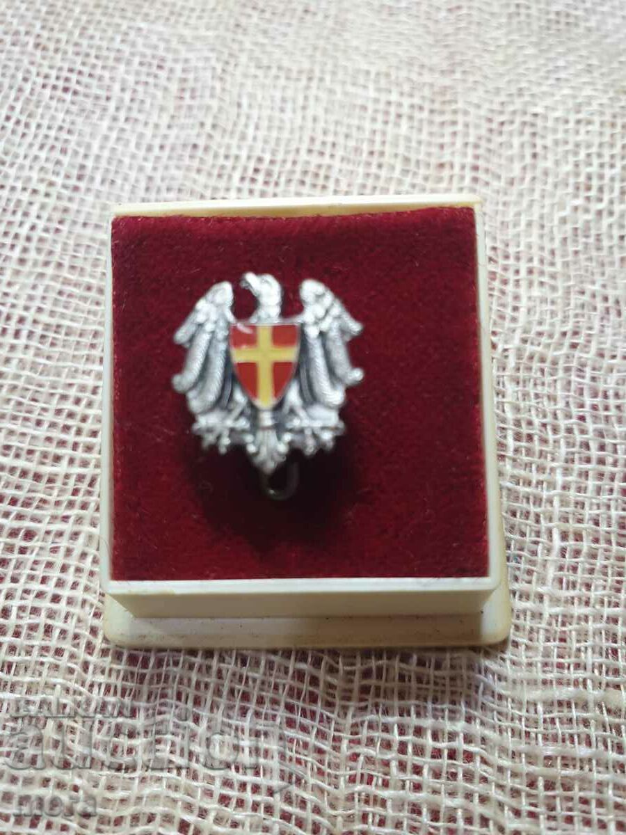 Auction Coat of arms badge Auction Coat of arms badge