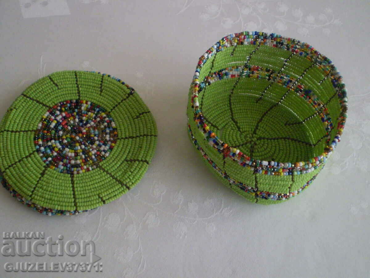 Jewelry box handmade from multicolored beads