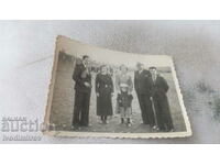 Φωτογραφία Σοφία Τρεις άνδρες δύο γυναίκες και ένα αγόρι 1938