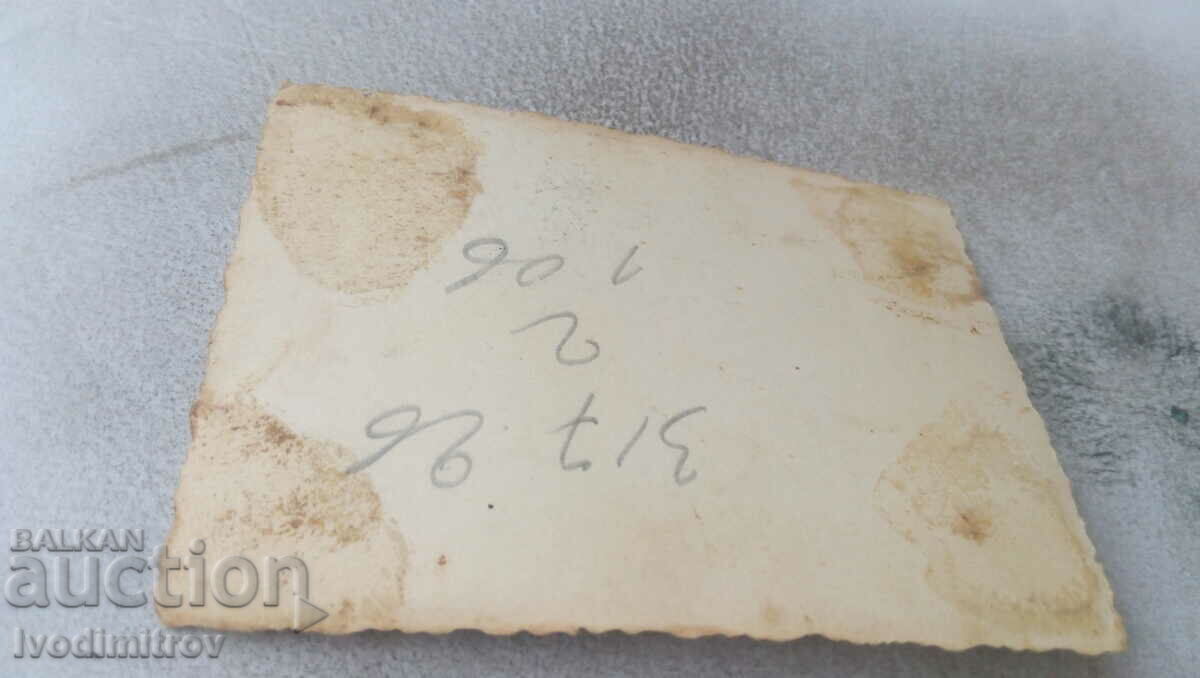 Φωτογραφία Σοφία Μια γυναίκα και ένα κοριτσάκι σε μια βόλτα με τιμή 2.45 BGN | € 1.25