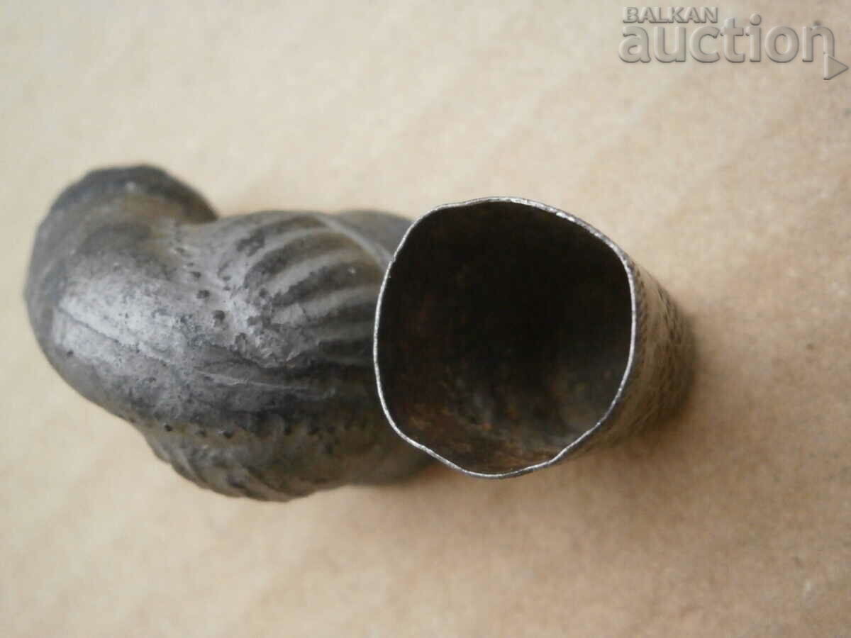 ceramic chibuk pipe 17th century and sewing sprinkler lot - 5 ceramic chibuk pipe 17th century and sewing sprinkler lot - 5