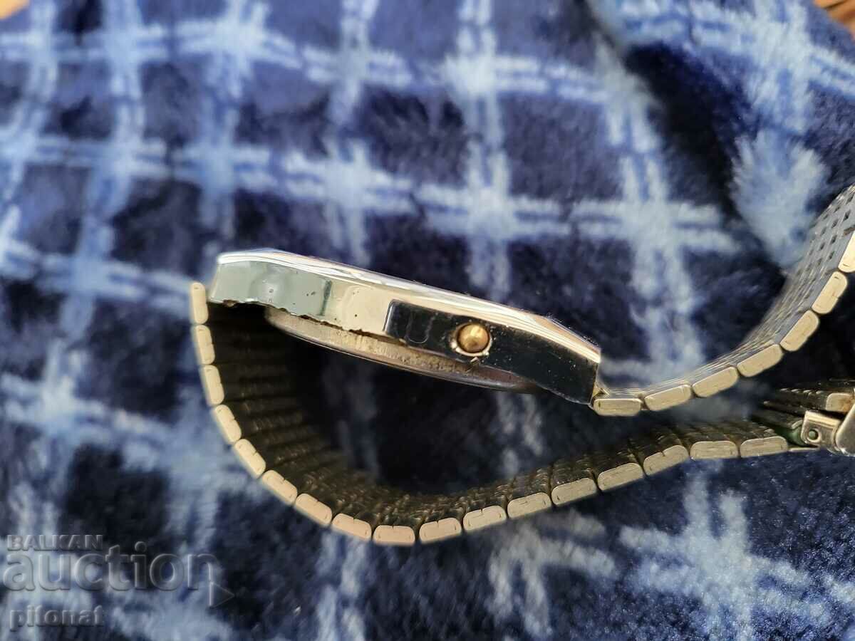 Delivery of Collector's Olympic electronic watch MOSCOW 80