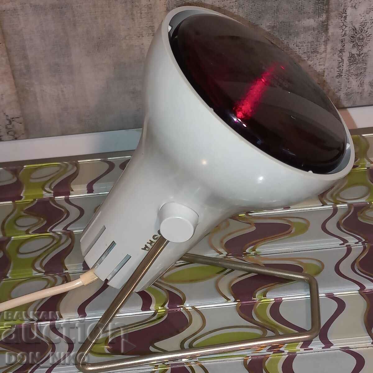 Lampă de încălzire germană-1967 cu preț 100.00 BGN | € 51.13