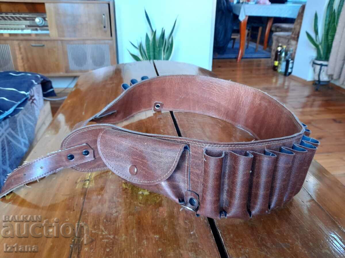 Παλιό φυσίγγιο κυνηγιού με τιμή 70.00 BGN | € 35.79 Παλιό φυσίγγιο κυνηγιού με τιμή 70.00 BGN | € 35.79