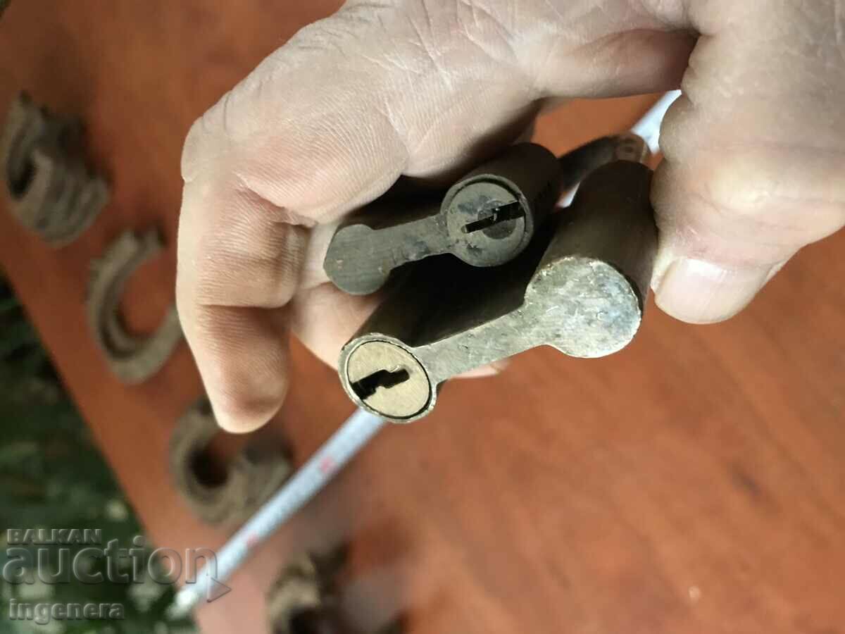 Auction PADLOCK SUITCASE PADLOCK ANTIQUE WITHOUT KEY-2 PCS Auction PADLOCK SUITCASE PADLOCK ANTIQUE WITHOUT KEY-2 PCS