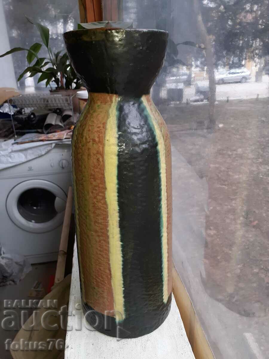 O vază mare mare de ceramică germană cu preț 300.00 BGN | € 153.39 O vază mare mare de ceramică germană cu preț 300.00 BGN | € 153.39