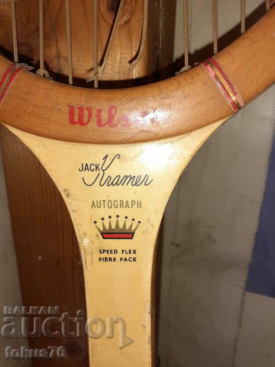 Licitație Rachetă de tenis de colecție Wilson Autograph Jack Kramer Licitație Rachetă de tenis de colecție Wilson Autograph Jack Kramer