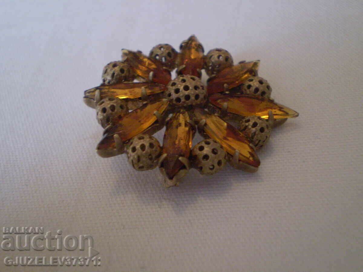 Delivery of Antique brooch - jewelry Czechoslovakia