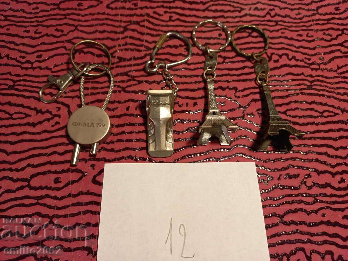Lot of key chains 12
