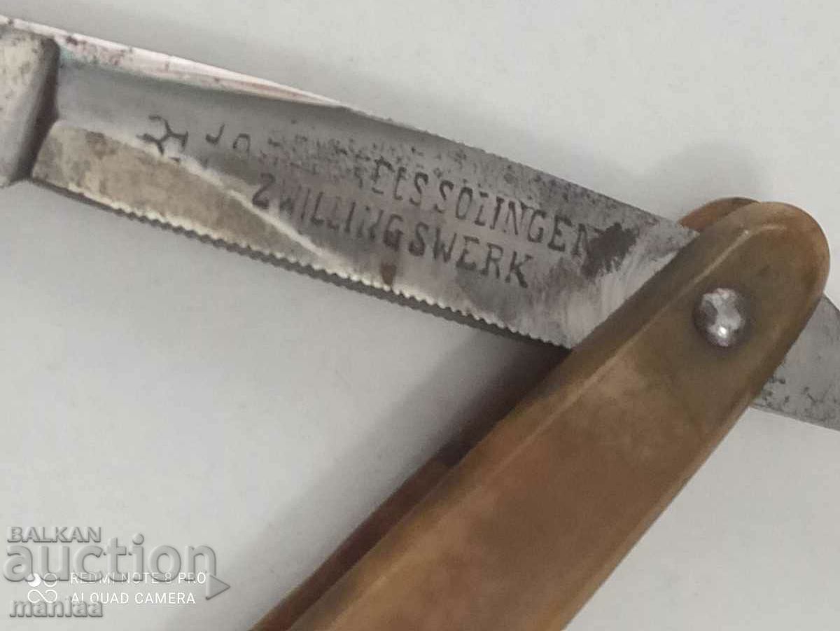 Auction  Solingen razor with bone handle and box