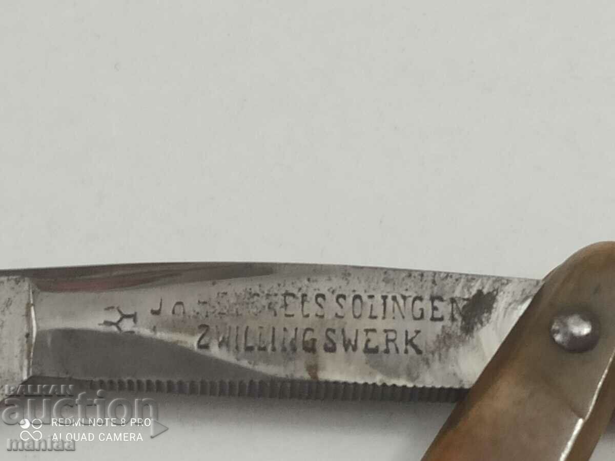 Delivery of Solingen razor with bone handle and box
