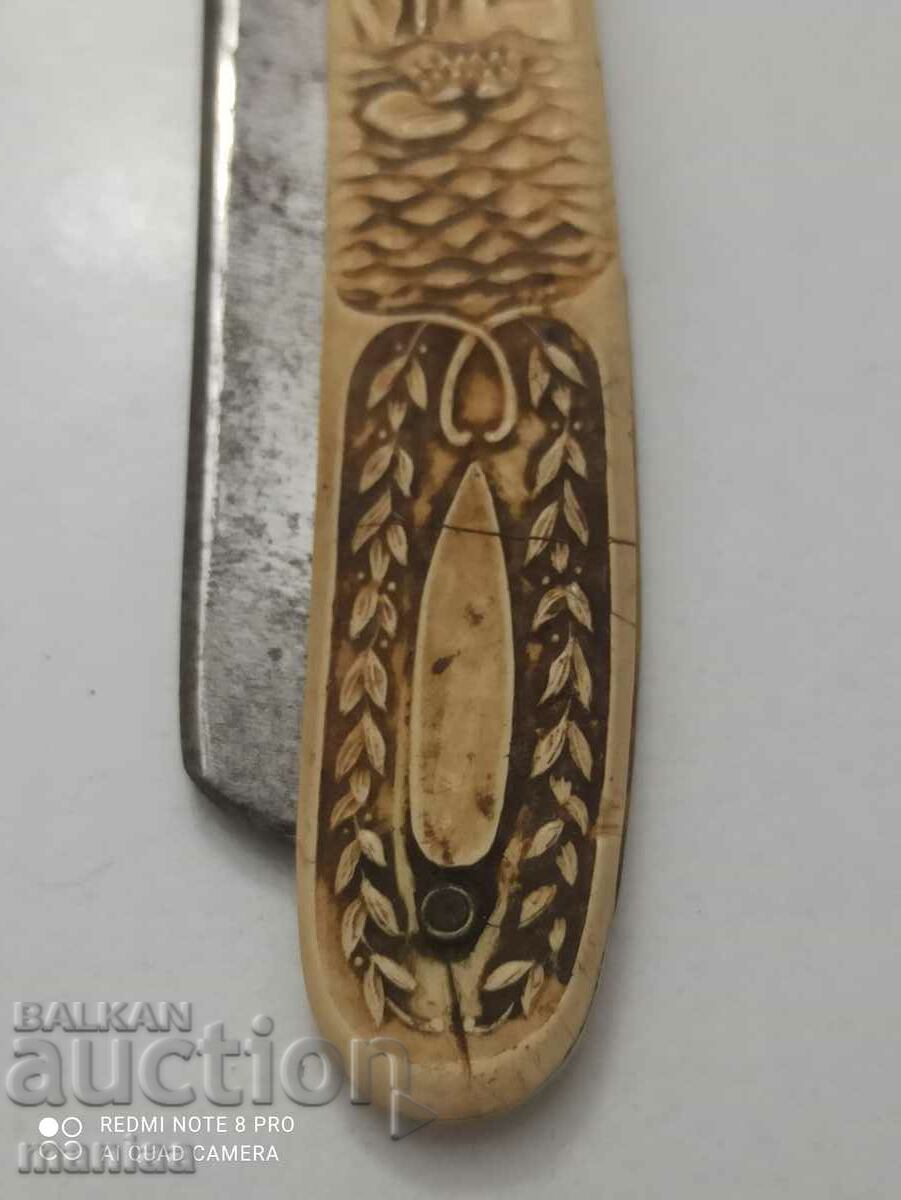 Auction Old Ottoman Sultan razor with engravings on the handle Auction Old Ottoman Sultan razor with engravings on the handle