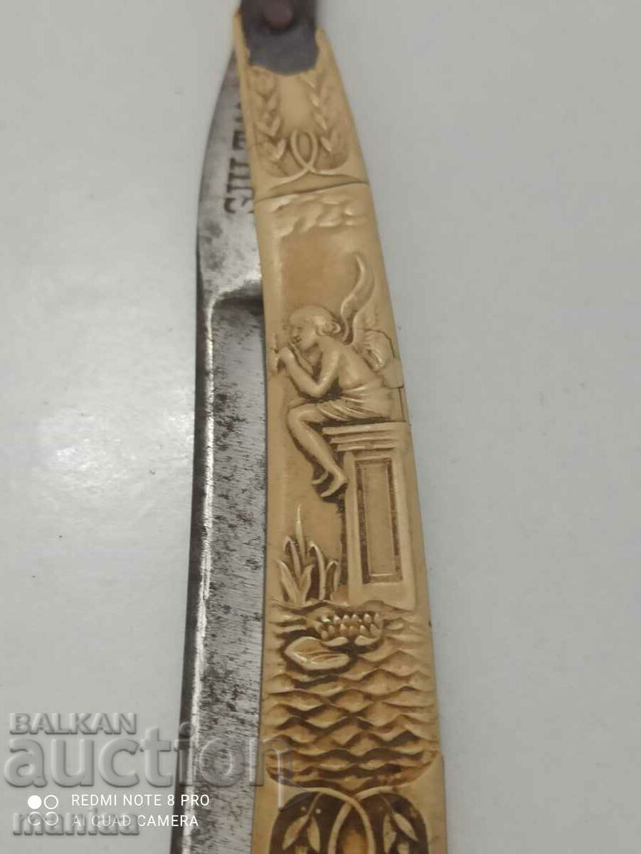 Delivery of Old Ottoman Sultan razor with engravings on the handle Delivery of Old Ottoman Sultan razor with engravings on the handle