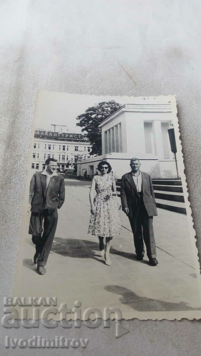 Photo Sofia Two men and a woman in front of the Mausoleum of G. Dimitrov