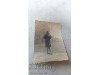 Снимка София Младо момиче пред църквата Александър Невски