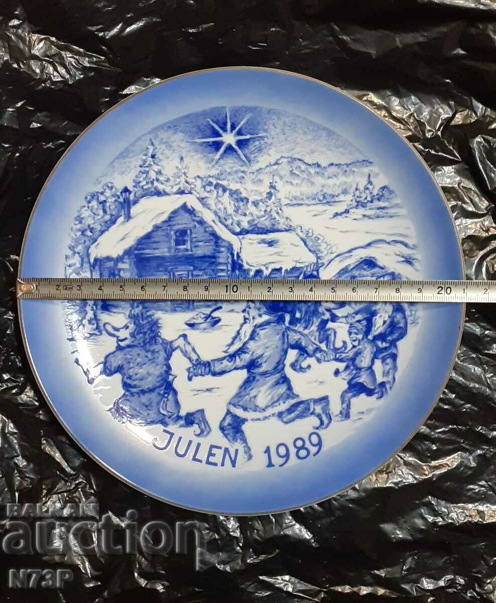 Auction NICE PORCELAIN PLATE. MADE IN SWEDEN. Auction NICE PORCELAIN PLATE. MADE IN SWEDEN.