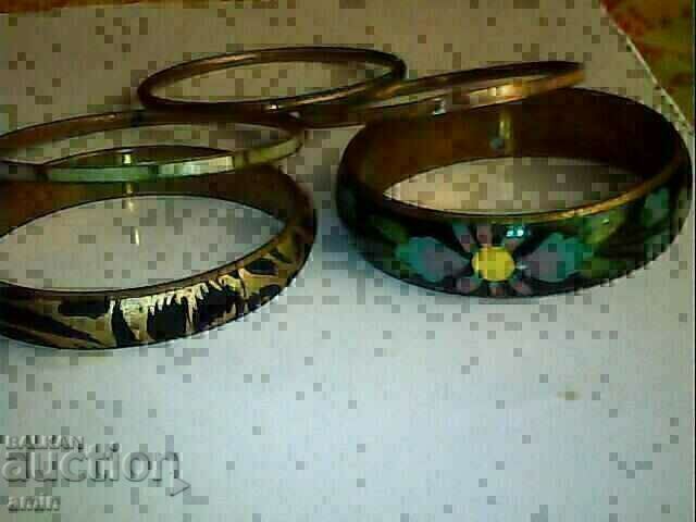 πολλά παλιά ΟΜΟΡΦΑ βραχιόλια με τιμή 15.00 BGN | € 7.67 πολλά παλιά ΟΜΟΡΦΑ βραχιόλια με τιμή 15.00 BGN | € 7.67