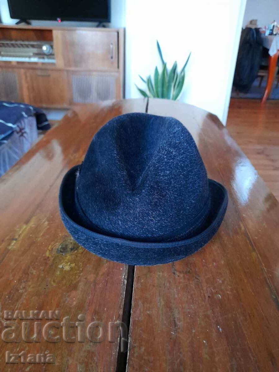 Licitație Bowler vechi Licitație Bowler vechi