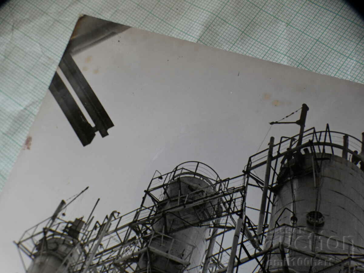 Delivery of Three photos of Emil Bogoev Kremikomtsi Chemkombinat Nov kvartal Delivery of Three photos of Emil Bogoev Kremikomtsi Chemkombinat Nov kvartal