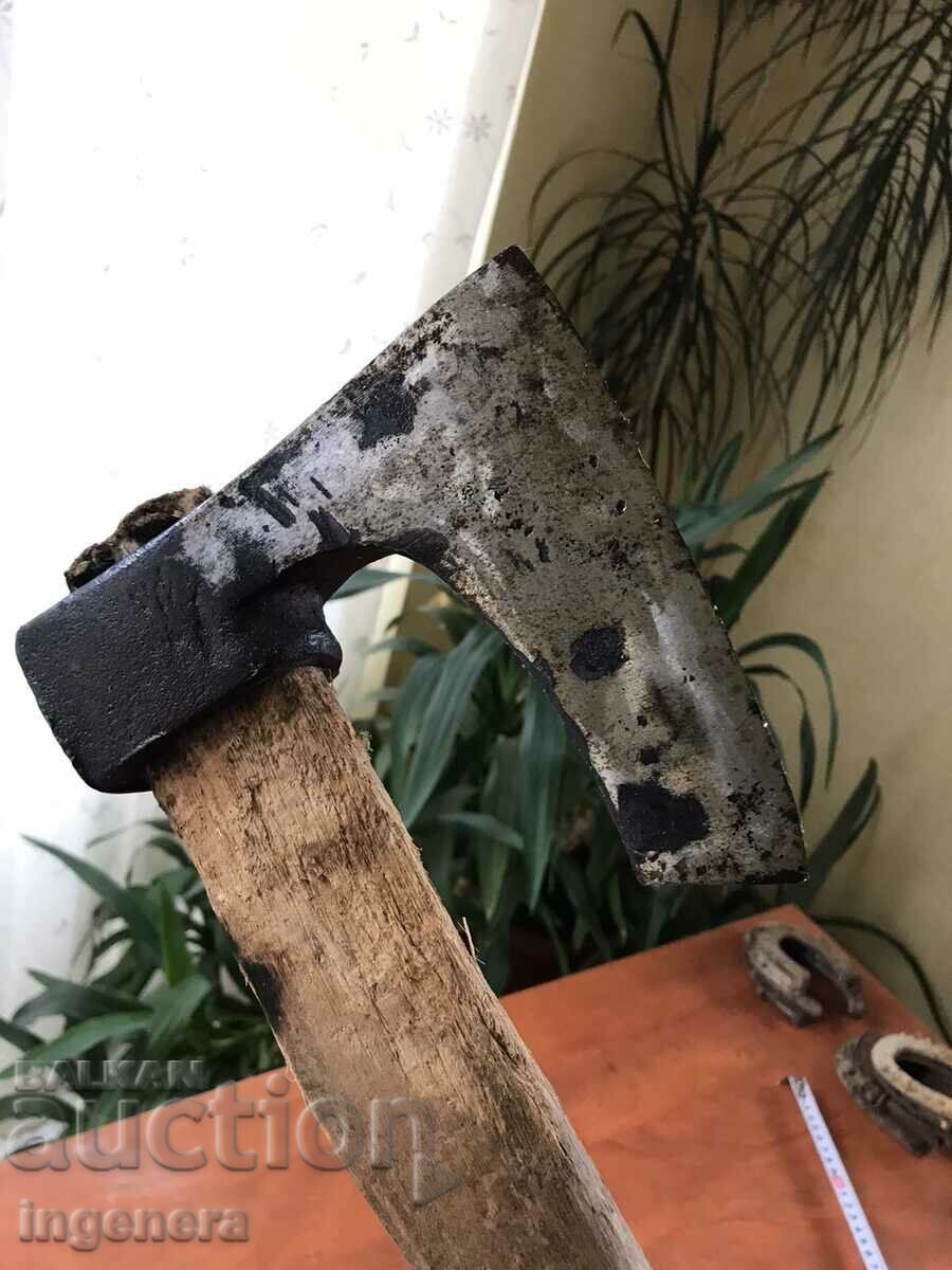 Auction AX HATCHET AX TOOL-91 CM WITH HANDLE Auction AX HATCHET AX TOOL-91 CM WITH HANDLE