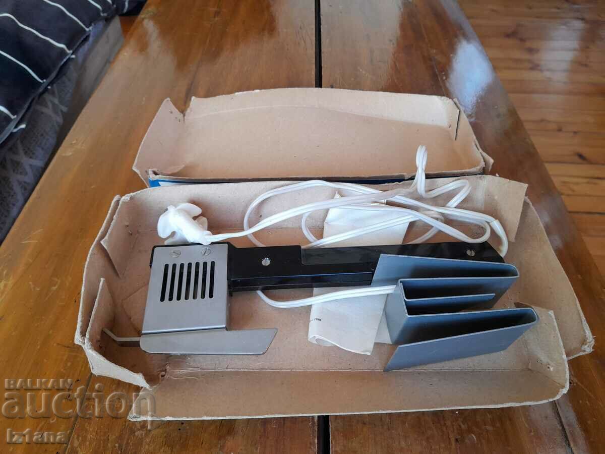 Dispozitiv vechi pentru lipirea foliei de polietilenă cu preț 50.00 BGN | € 25.56