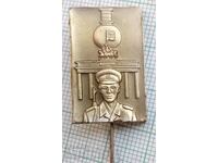 12450 Badge - soldier GDR Berlin - bronze