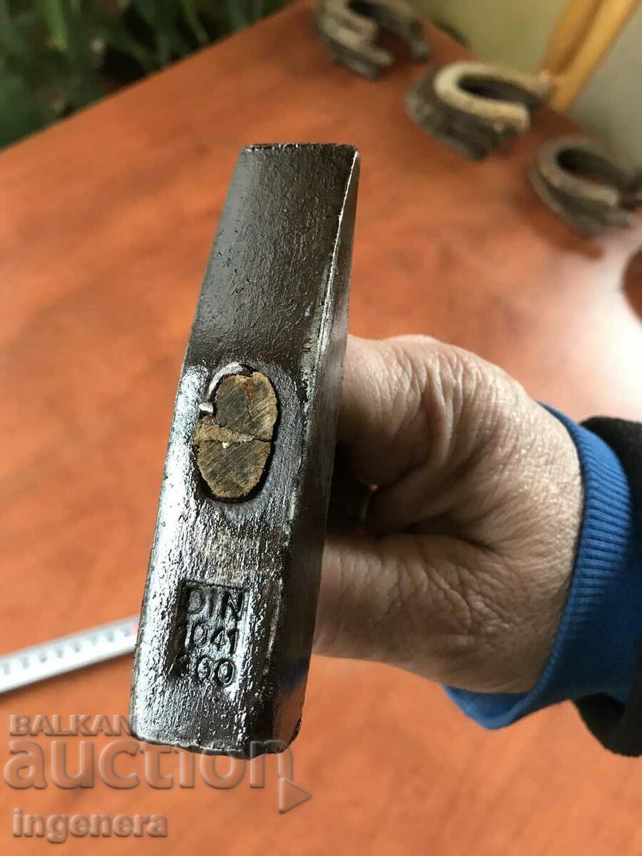 HAMMER HAMMER OLD TOOL-MARKED-400 GR. with price 15.00 BGN | € 7.67 HAMMER HAMMER OLD TOOL-MARKED-400 GR. with price 15.00 BGN | € 7.67