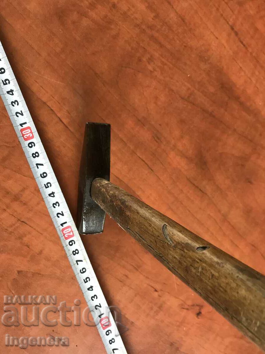 Delivery of HAMMER HAMMER OLD TOOL-MARKED-400 GR. Delivery of HAMMER HAMMER OLD TOOL-MARKED-400 GR.