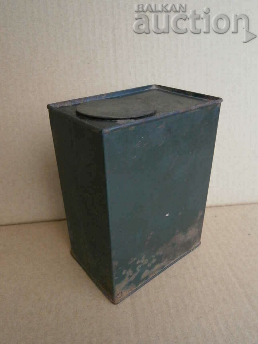 vintage Italian tin can box FERRARI - 5 vintage Italian tin can box FERRARI - 5